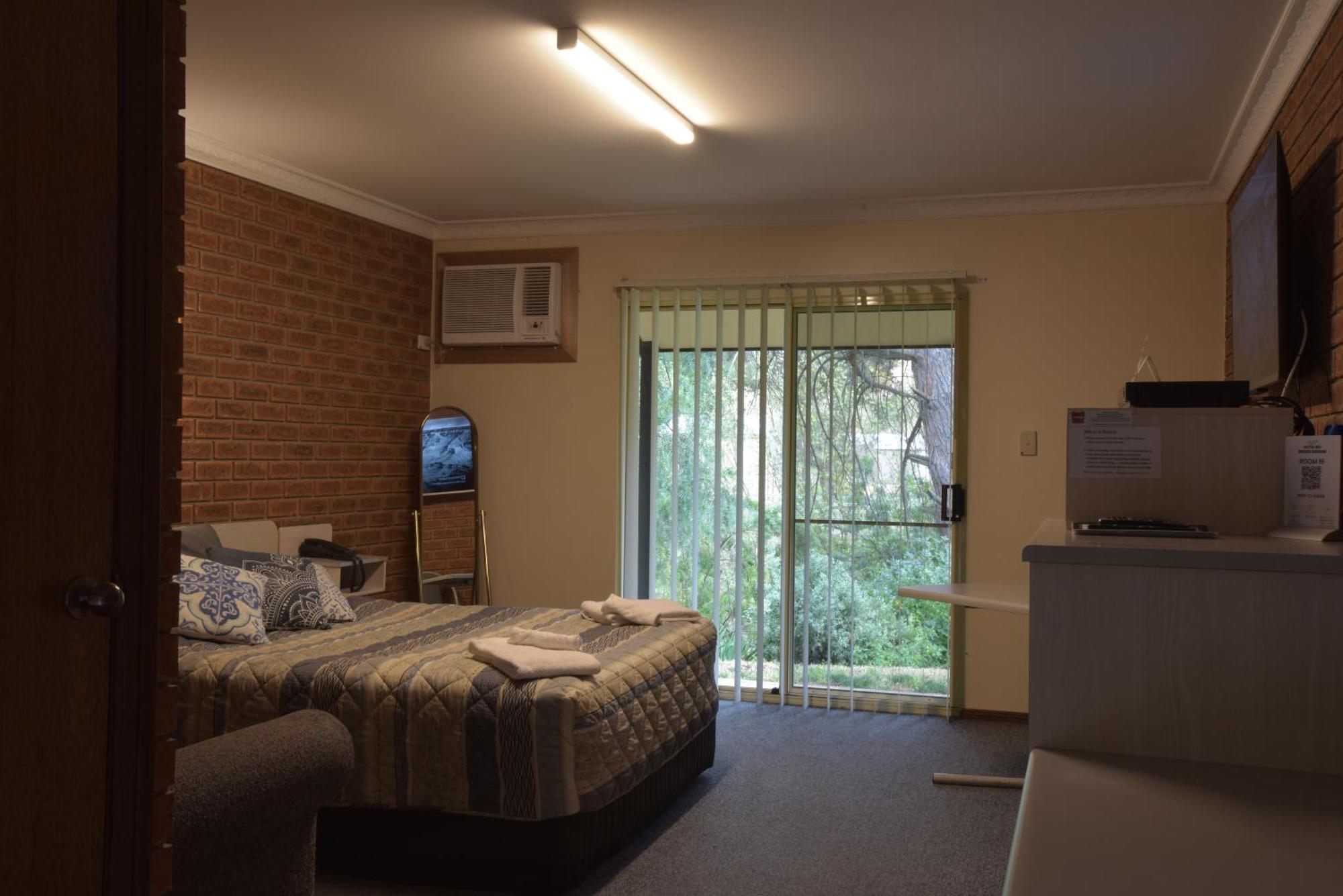 Burra Motor Inn Dış mekan fotoğraf